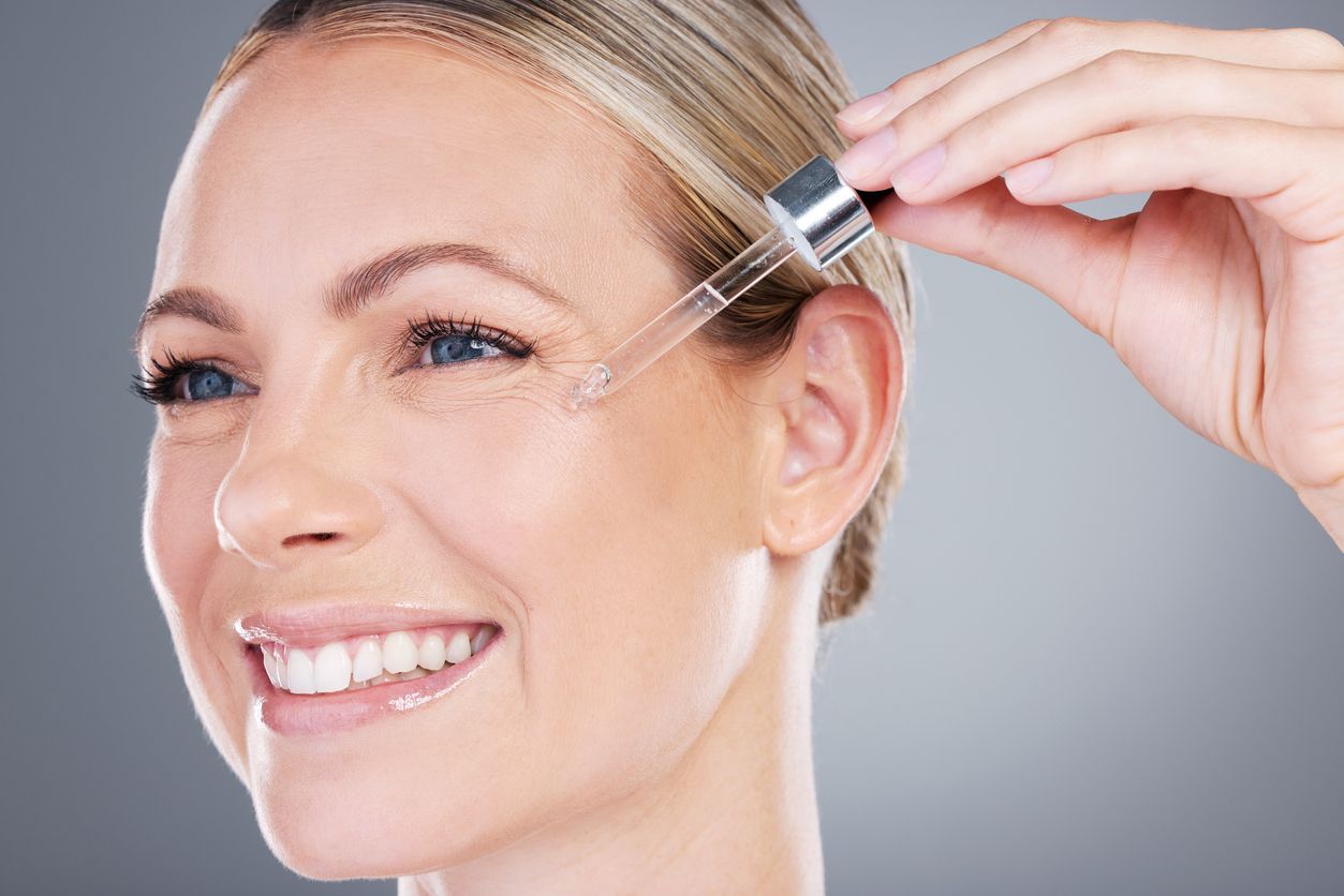 A Comprehensive Guide to Face Serums and What They Do